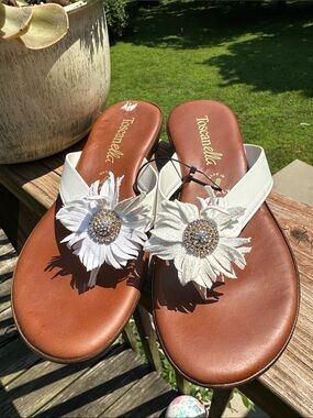 Toscanella White Flower Embellished Women's Sandals Made in Italy Sz 7